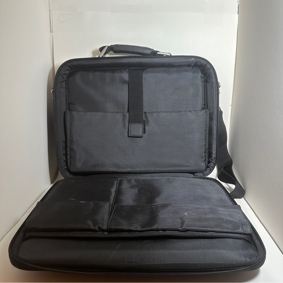Samsonite Model 605 Thin Laptop  15 Inch Messenger Bag - Picture 5 of 5